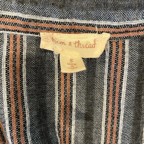 Hem & Thread Button-Up, Peplum Top - Picture 4 of 4